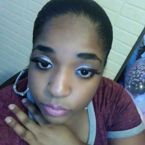 Meet your Posher, Denise